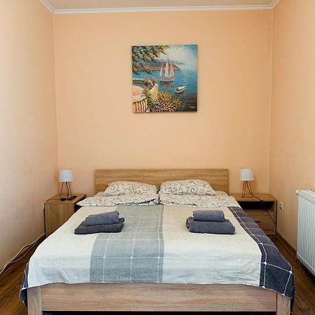 מוקצ'בה Apartments Domovik Мостова 5 Кв 38 מראה חיצוני תמונה